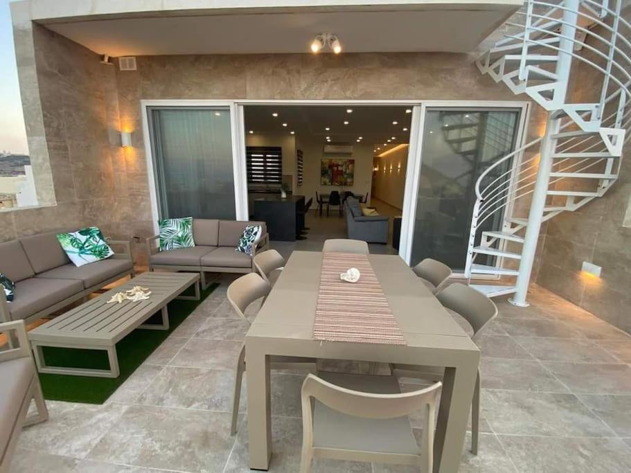 Yellow Hill Penthouse Zebbug (Gozo)